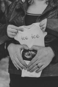 Whitcomb.pregnancyannouncement 14 200x300 - How to Choose the Right Props for Your Photo Session